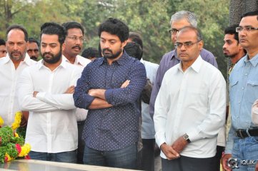 NTR Family Visit to NTR Ghat 2016